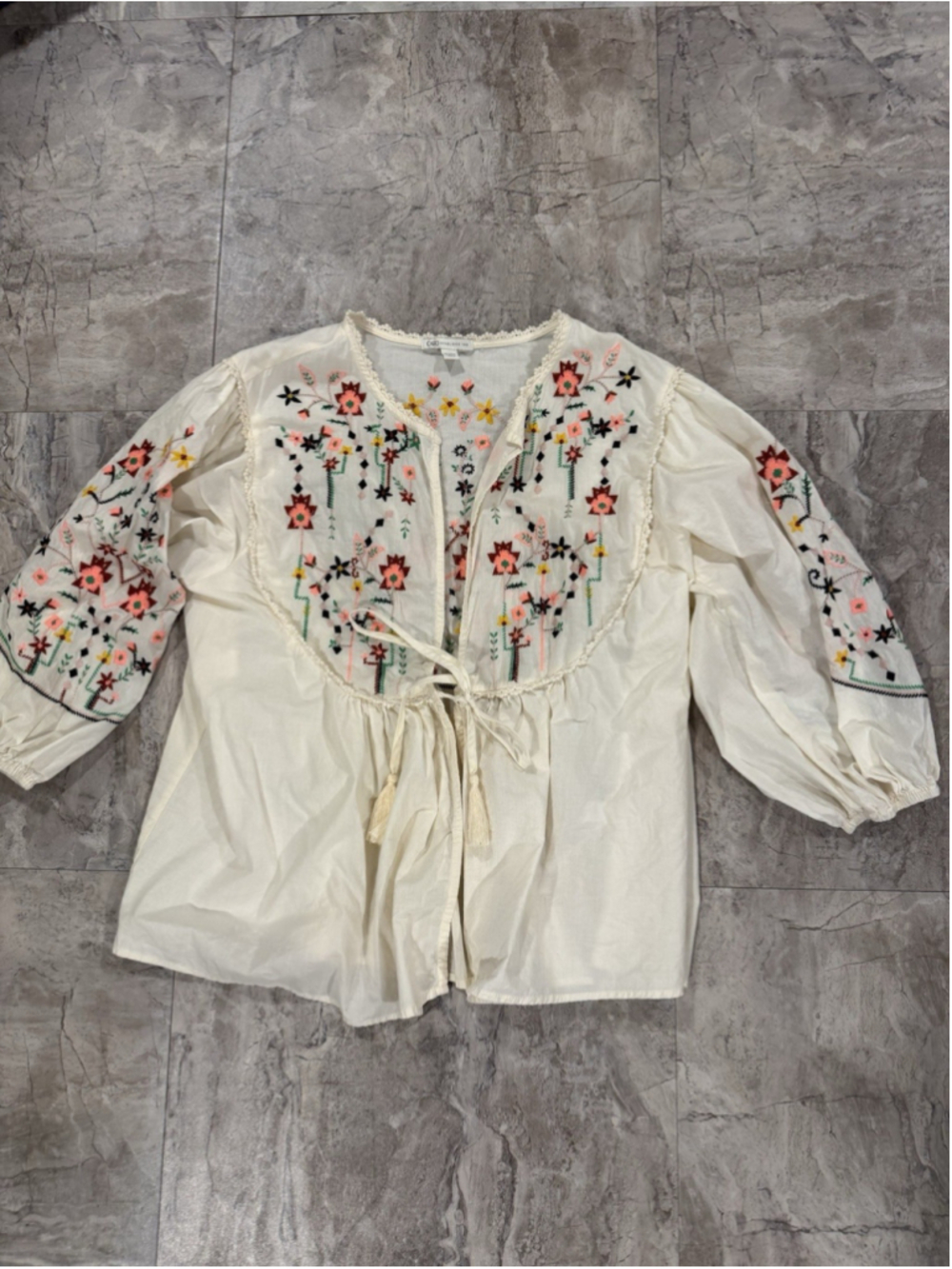 Cato Women’s Floral Embroidered Open Peasant Blouse Prairie With Tie Sz 18/20 - Picture 2 of 7